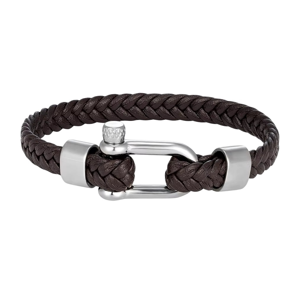 Bracelet homme en cuir marron tressé de 8 mm avec fermoir acier manille argenté au style moderne et audacieux.