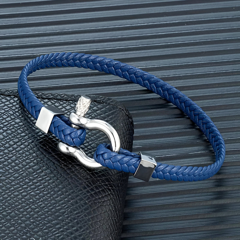 Bracelet homme en cuir bleu tressé avec fermoir mousqueton inox argenté élégant.