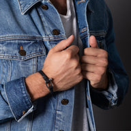 Bracelet homme en cuir noir avec mousqueton en acier inoxydable, style Fernando.