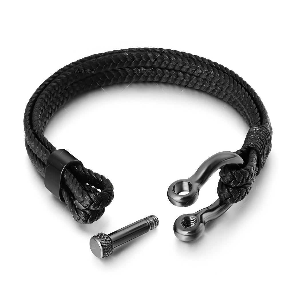 Bracelet homme noir en cuir tressé avec fermoir mousqueton en acier inoxydable noir.