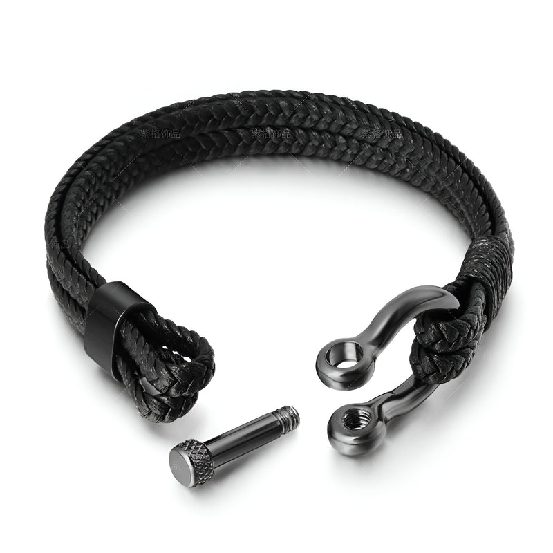 Bracelet homme noir en cuir tressé avec fermoir mousqueton en acier inoxydable noir.