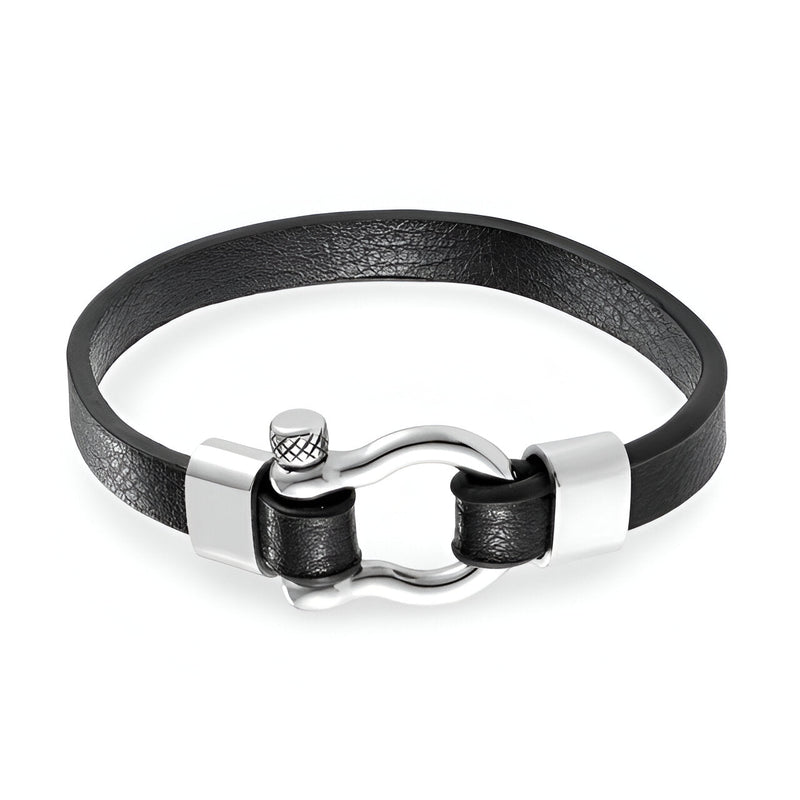 Bracelet homme en cuir noir avec fermoir mousqueton en acier inoxydable argenté.