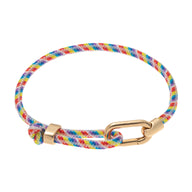 Bracelet ajustable en nylon multicolore avec mousqueton et acier inoxydable doré.