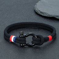 Bracelet homme noir en nylon avec mousqueton acier noir, fil ciré tricolore bleu blanc rouge.