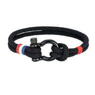 Bracelet homme en nylon bleu marine fil ciré bleu blanc rouge avec mousqueton en acier noir.
