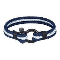 Bracelet triple cordon nylon bleu marine et blanc avec fermoir mousqueton acier noir mate.