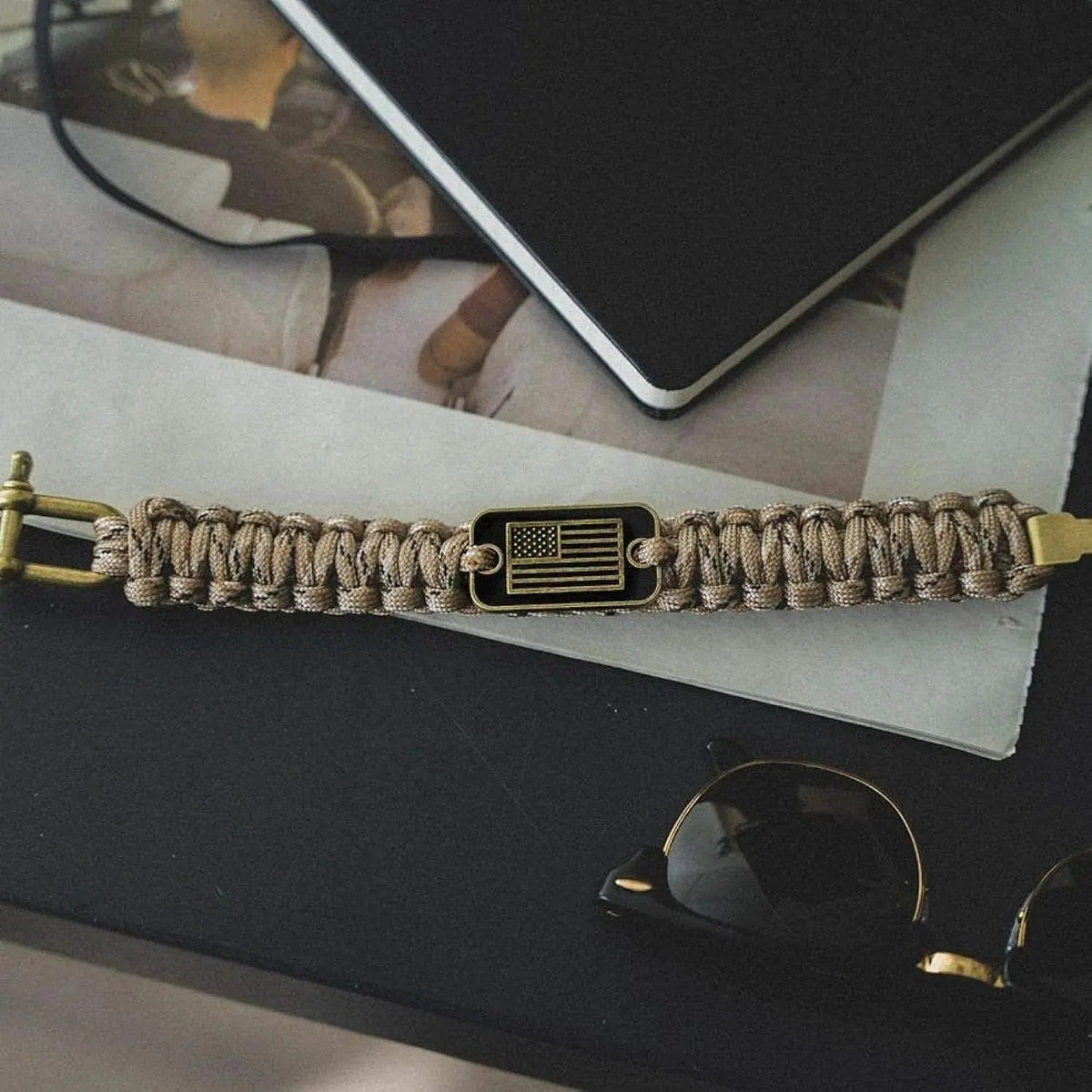 Bracelet mousqueton en paracorde, bracelet de survie pour randonnée et aventure, drapeau américain, modèle Wigum - La Boutique du Bracelet