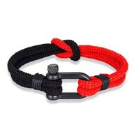Bracelet homme en nylon noir et rouge à nœud avec fermoir mousqueton en acier inoxydable noir mat.