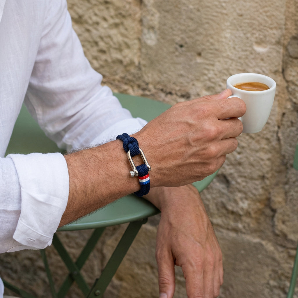Bracelet mousqueton, fermoir à manille, au couleurs tricolores, drapeau français, modèle Albator