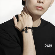 Bracelet homme en cuir tressé noir avec mousqueton en acier inoxydable noir, style anneau.