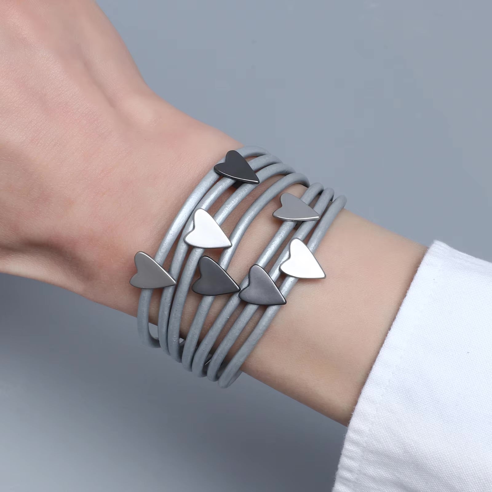 Bracelet multi - rangs, à multiple cœurs, pour femme, modèle Aloa - La Boutique du Bracelet