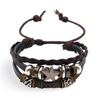 Bracelet multi-rangs marron en cuir et bois avec ornement étoilé argenté pour homme.