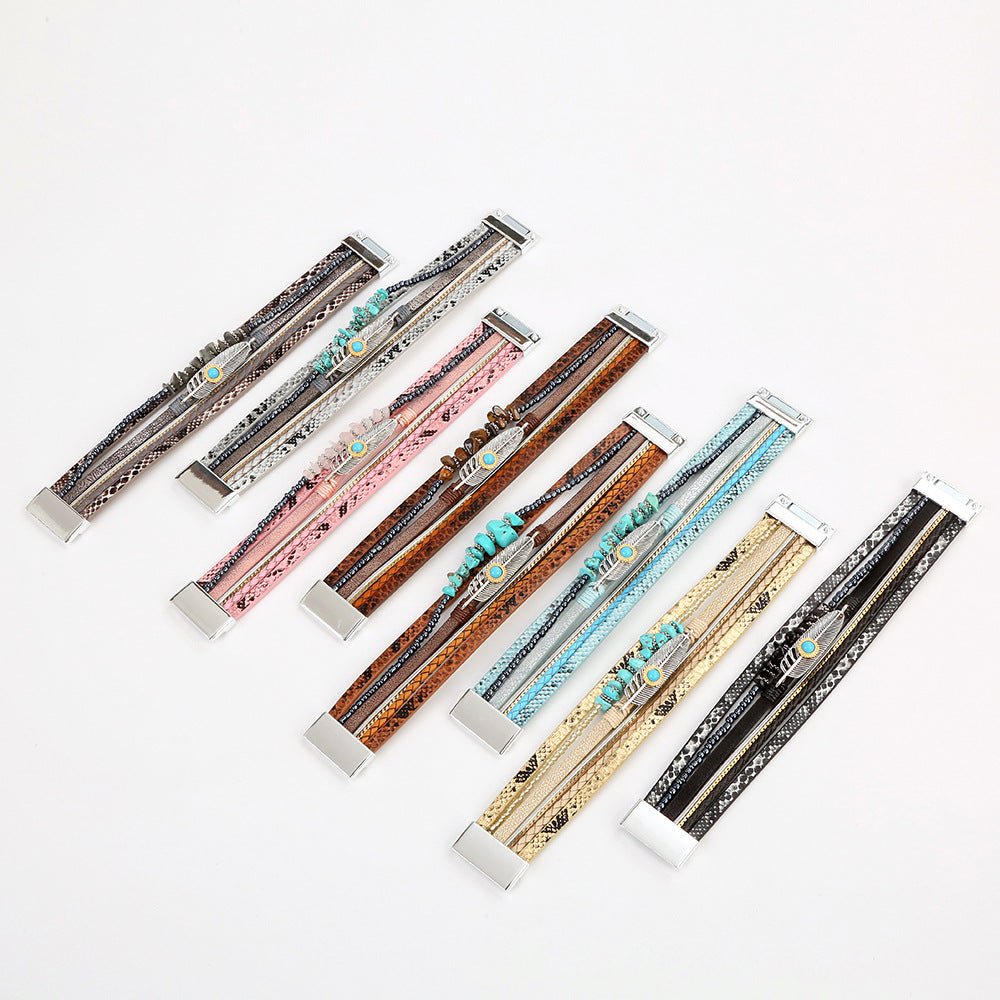 Bracelet multi-rangs en cuir et pierres naturelles, fermoir magnétique, plume argentée et pierre, style bohème élégant, modèle Erénis