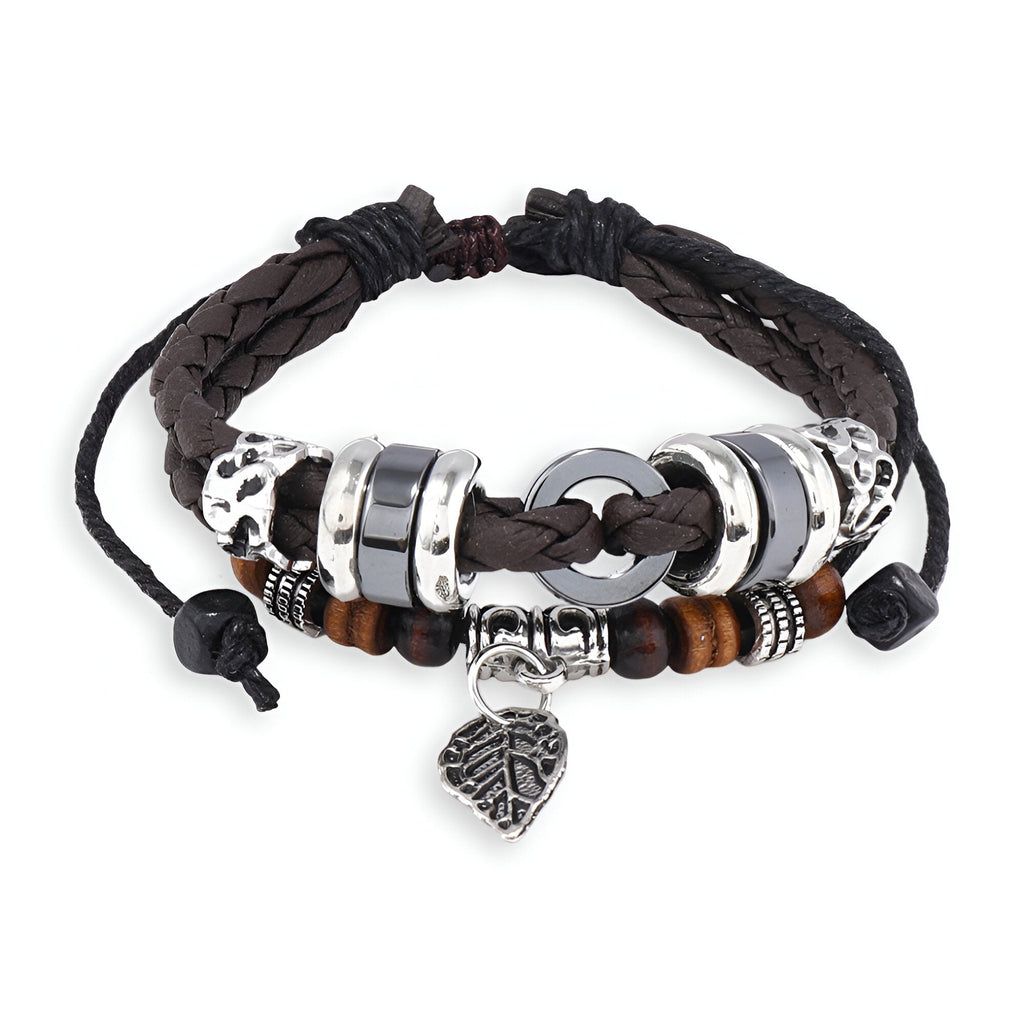 Bracelet multi-rangs homme en cuir noir tressé avec perles bois, métal argenté et pendentif feuille.