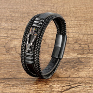 Bracelet homme multi-rangs en microfibre noire avec motif fer à cheval et fermoir magnétique noir mat.