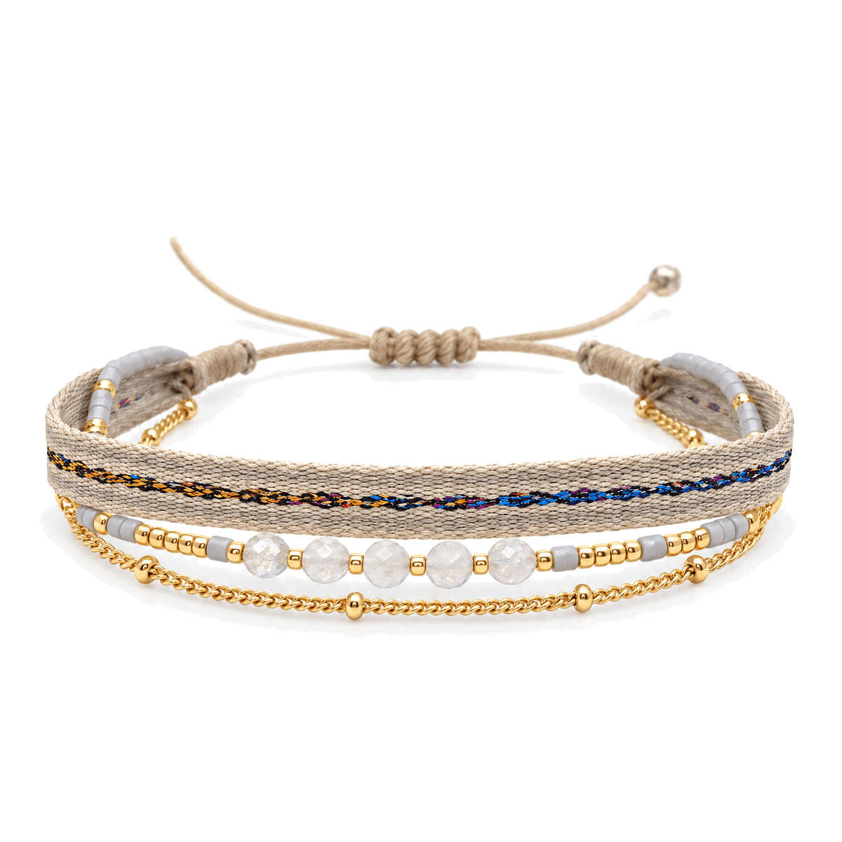Packshot studio bracelet Thaliane Pierre de lune, vue frontale basse, chaîne unique, fond blanc pur — correction 9 octobre 2026