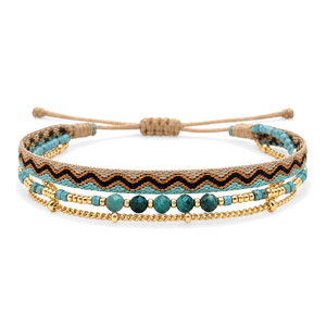 Packshot studio bracelet Thaliane Turquoise africaine, vue frontale basse, chaîne unique, fond blanc pur — correction 9 octobre 2026