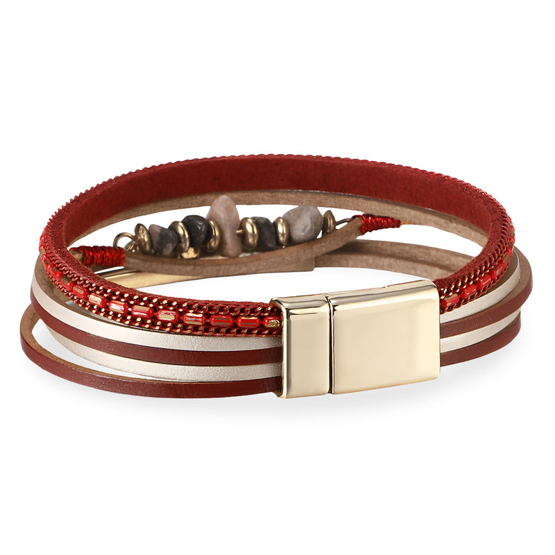 Bracelet multi-rangs rouge avec pierres naturelles et fermoir magnétique argenté au style bohème.