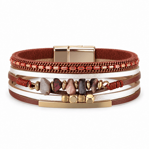 Bracelet Hailey Rouge posé de face sur fond blanc