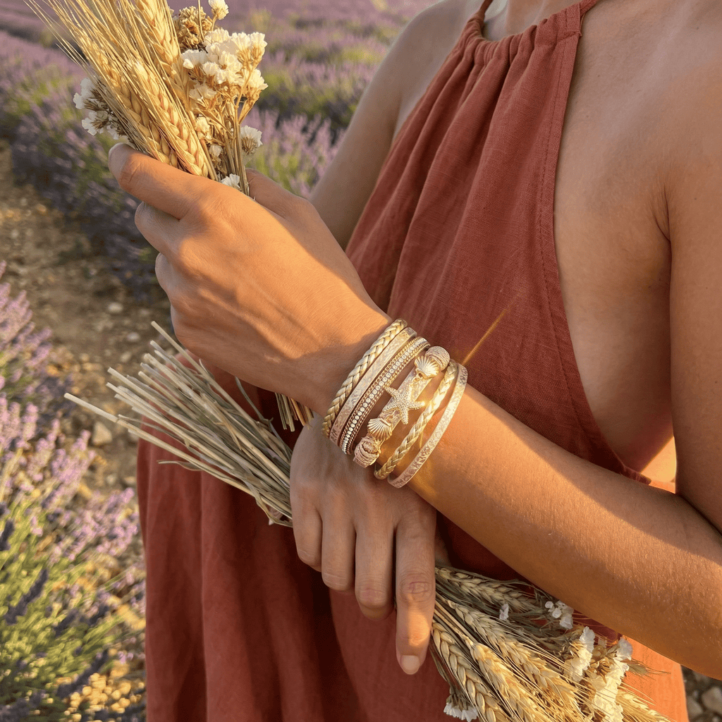 Damen Multi-Layer-Armband, veganes Kunstleder, maritime Charms, Magnetverschluss, sommerliches Accessoire, Modell Toria