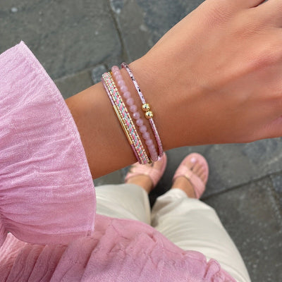 Bracciale multi-filo bohémien, perle sfaccettate e cordoncini intrecciati, chiusura magnetica dorata, per donna, modello Losiane