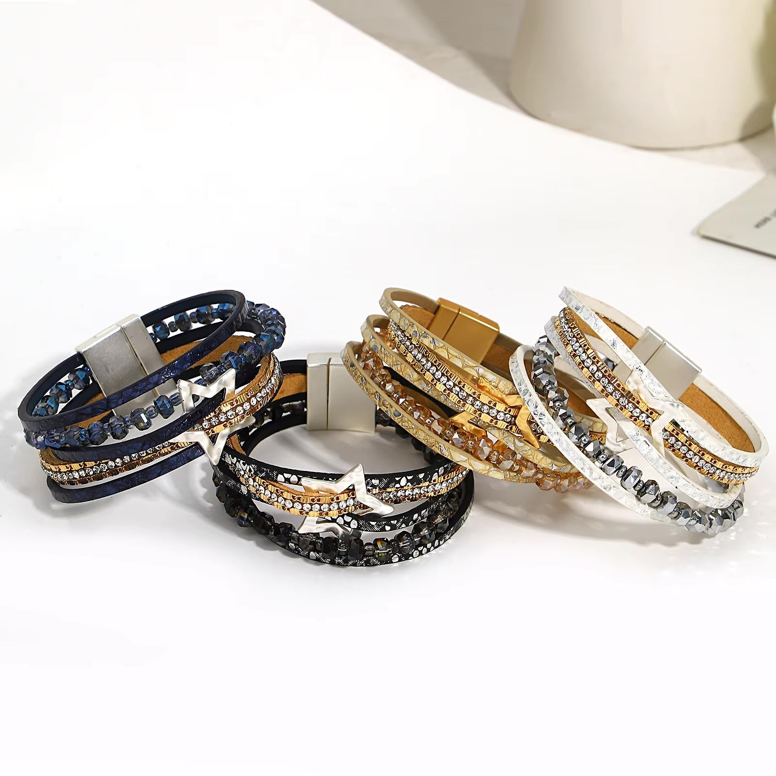 Bracelet multi - rangs, ornement étoilé, pour femme, modèle Stara - La Boutique du Bracelet