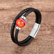 Bracelet multi-rangs homme en cuir noir tressé avec pierre d'agate orange et fermoir métallique argenté.
