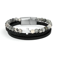Bracelet multi-rangs homme en cuir noir et pierres naturelles grises avec croix argentée et fermoir magnétique acier.