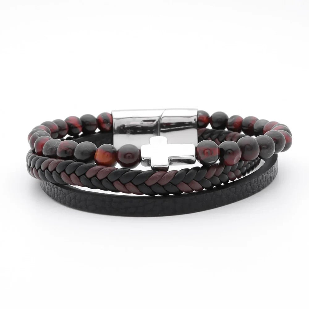 Bracelet multi-rangs homme en perles œil de tigre rouge, cuir tressé noir et croix argentée.