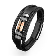 Bracelet multi-rangs homme en cuir noir tressé avec deux pierres naturelles oranges et fermoir métallique noir mat.