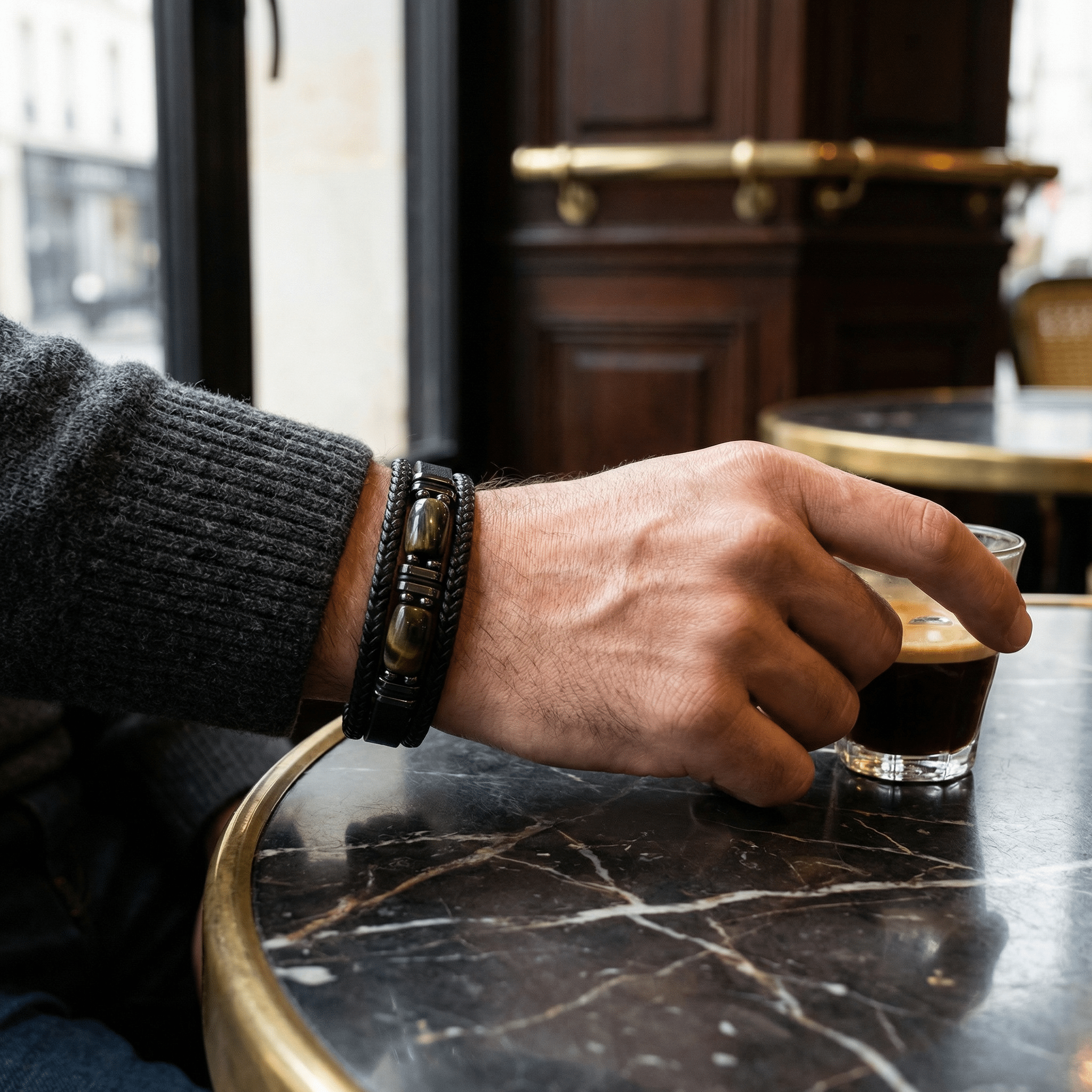 Bracciale multigiro da uomo con pietre occhio di tigre, modello Raven