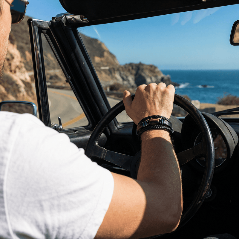 Bracciale multigiro da uomo con pietre occhio di tigre, modello Raven