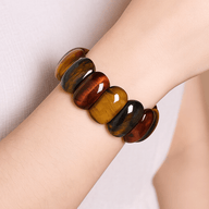 Bracelet naturel en pierres d'œil de tigre, aux reflets flamboyants, modèle Tigrou - La Boutique du Bracelet