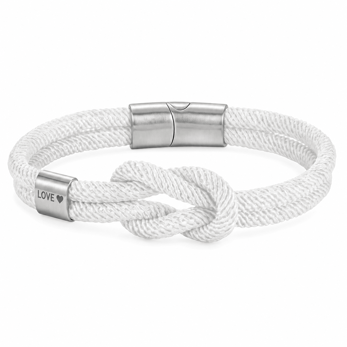 Bracelet Nono Blanc et argent, embout métallique gravé LOVE ♥ près du nœud marin, posé de face sur fond blanc