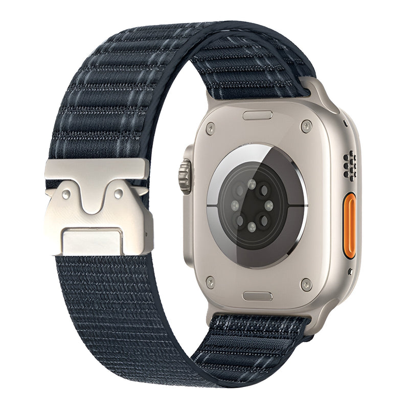 Bracelet nylon réglable bleu nuit avec boucle parachute argent pour Apple Watch.