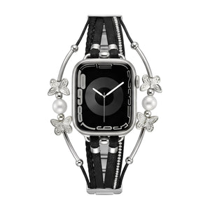 Bracelet multi-brins noir en cuir avec perles blanches et papillons métalliques argentés pour Apple Watch.