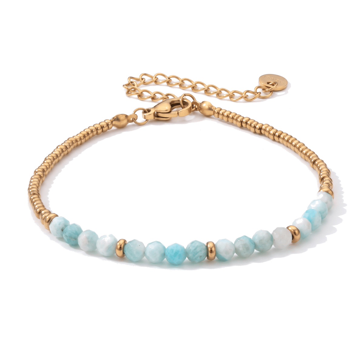 Packshot studio bracelet Dison Amazonite / Aigue-marine, vue frontale basse posée sur table, fond blanc pur — 9 octobre 2026