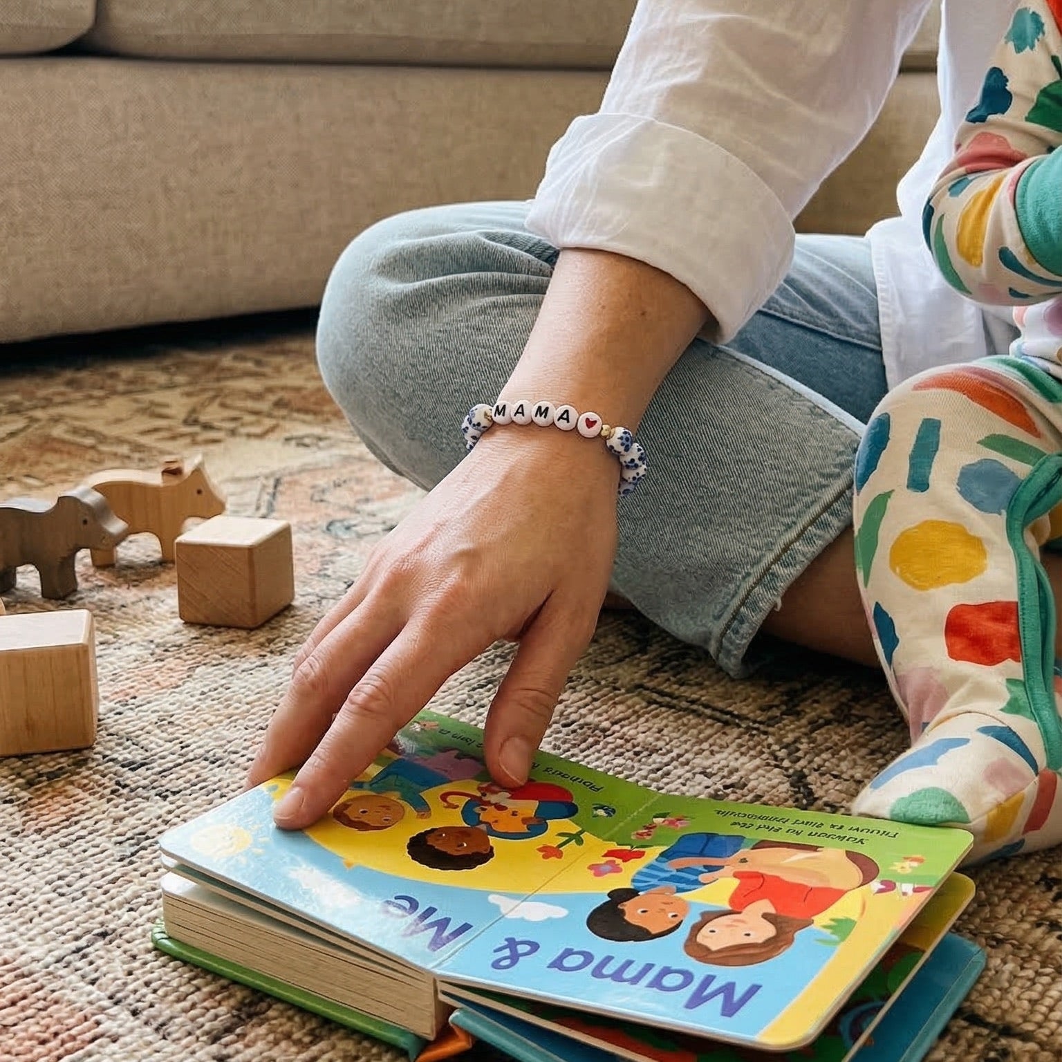 Blue and white porcelain bead bracelet, MAMA bracelet with heart, symbolic jewelry for mothers, letter bead bracelet celebrating maternal love, Ourlane model