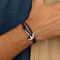Bracelet cordon nautique bleu marine à ancre en titane multiple-tour pour homme.