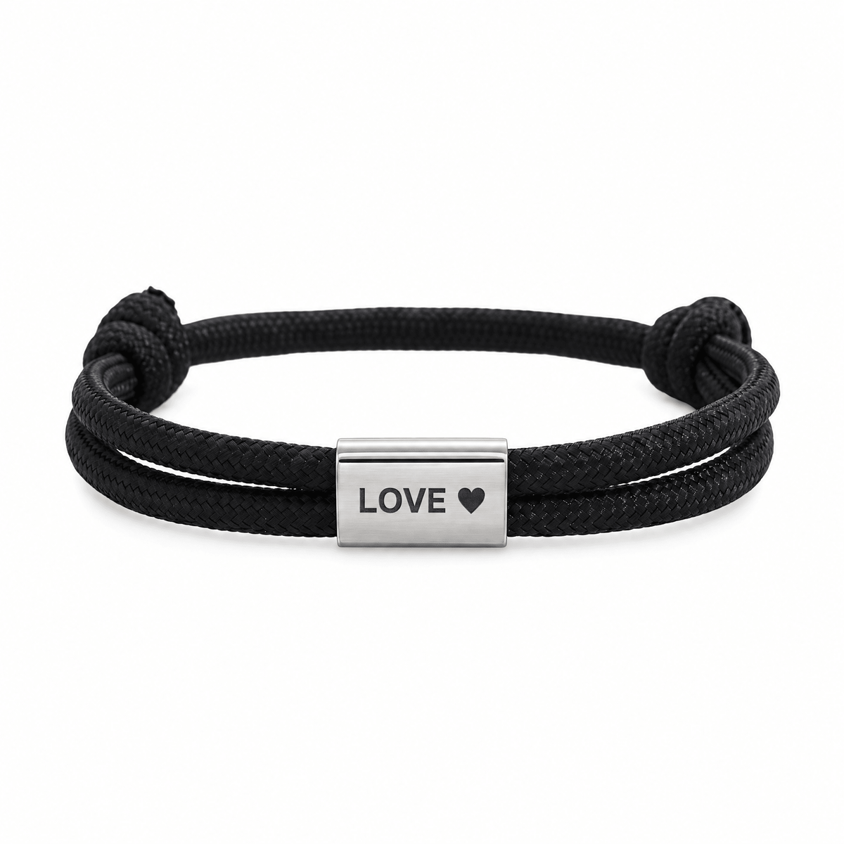 Bracelet Veyron Noir et argent, plaque centrale gravée LOVE ♥, posé de face sur fond blanc