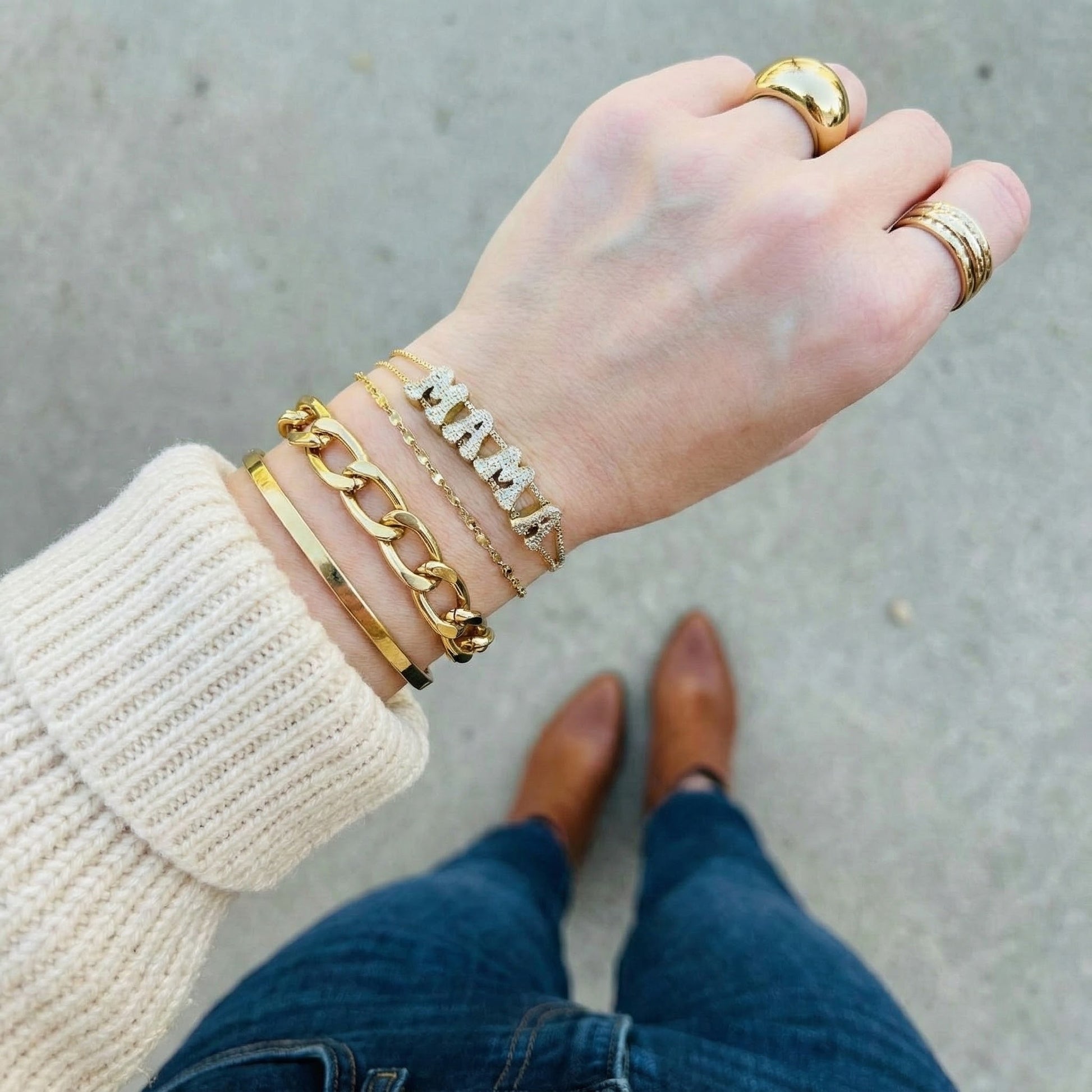 Customizable Name Bracelet for Women, Gold-Plated Copper Jewelry, Adjustable Chain with Sparkling Rhinestones, Ustra model