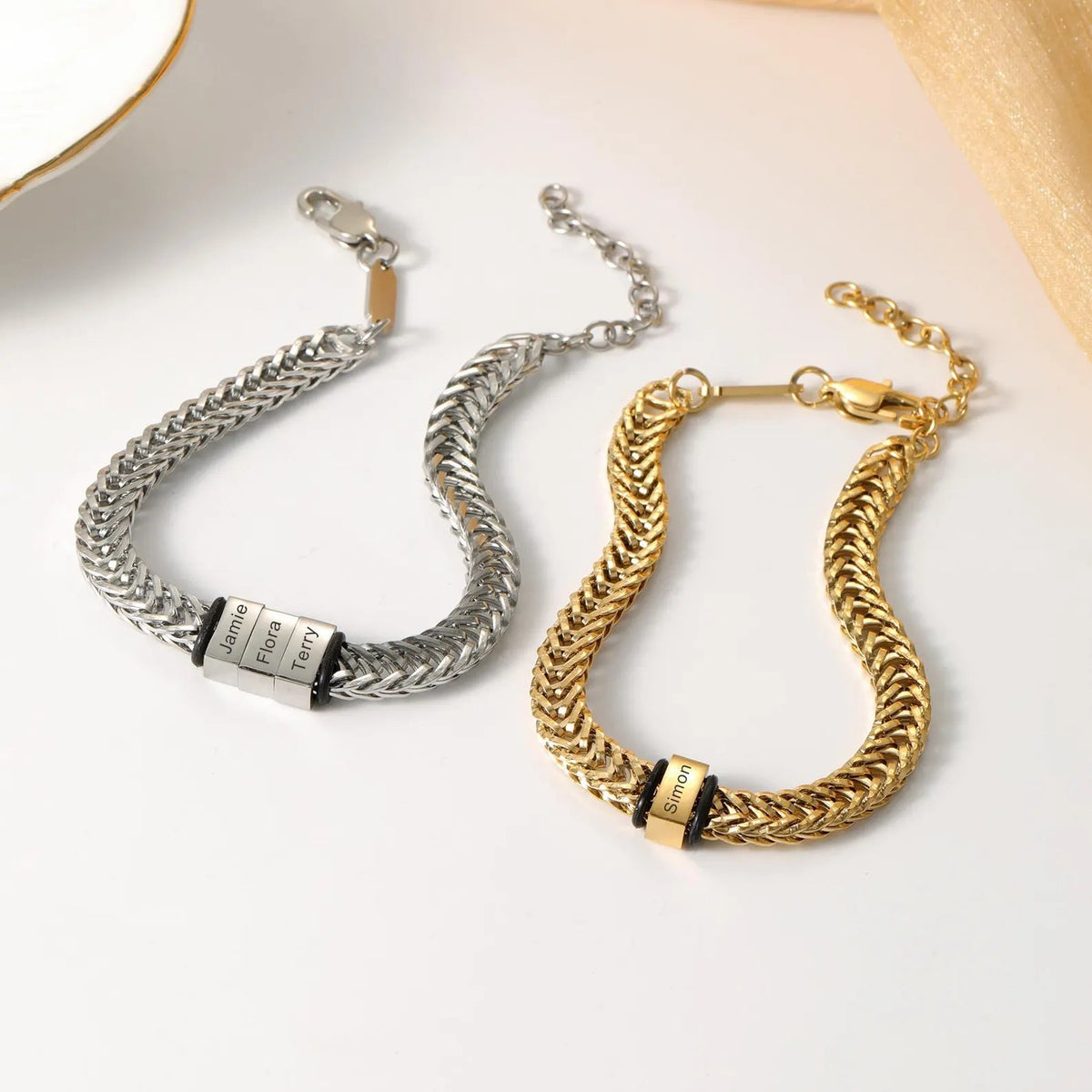 Bracelet personnalisé à maille chevron, plaque à graver, 5x plaques, modèle Spino - La Boutique du Bracelet