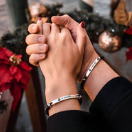 Bracelet Térique en pierres naturelles noires et argent, design Spotify personnalisé simple et élégant.