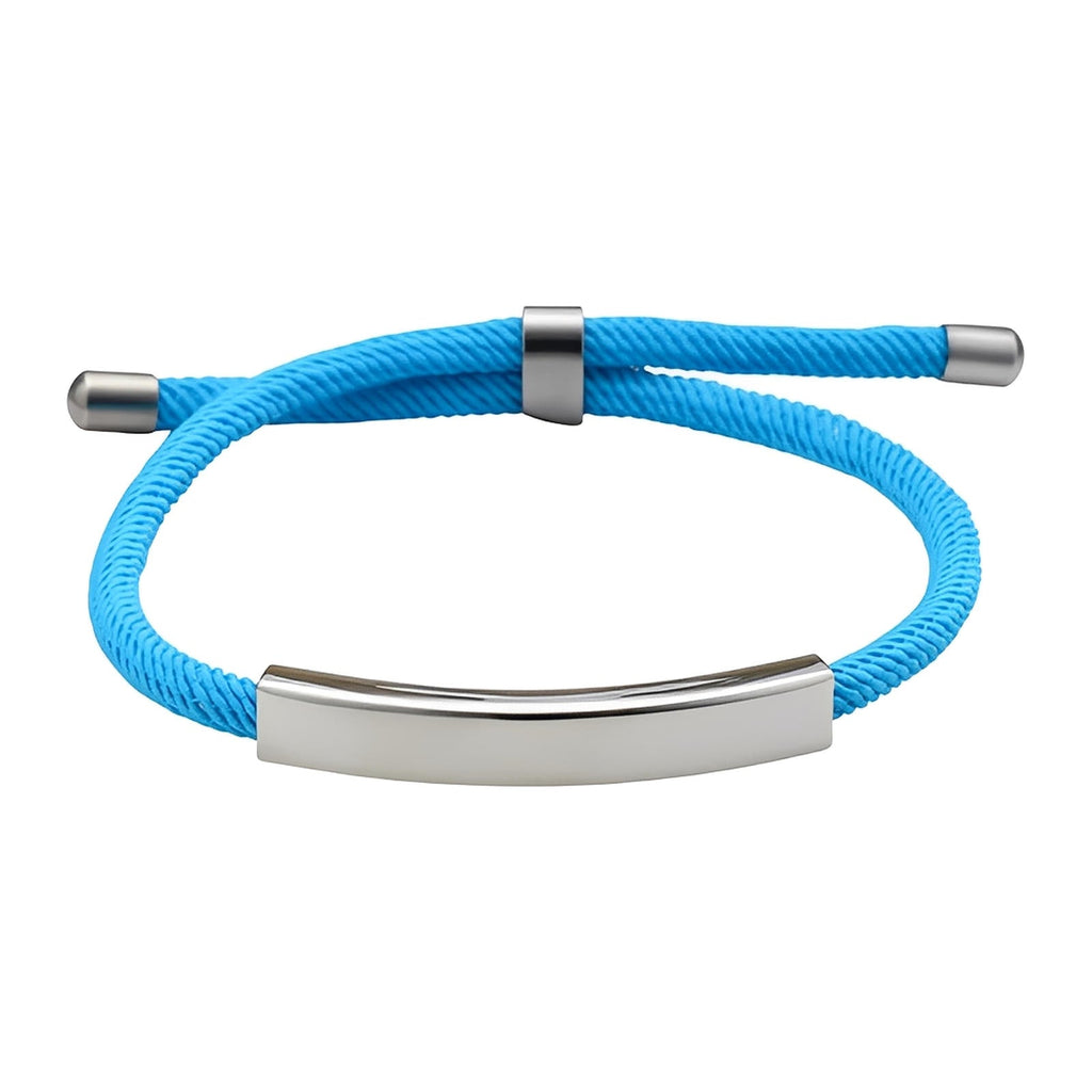 Bracelet cordon nylon bleu avec barre plate en acier inoxydable et fermoir coulissant métallique.