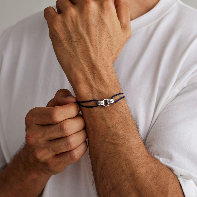 Personalisierbares Armband für Paare, Freunde oder Familie mit ineinander verschlungenen Ringen, verstellbarem Band, Namensgravur, Symbol für ewige Verbundenheit, Modell Pantor