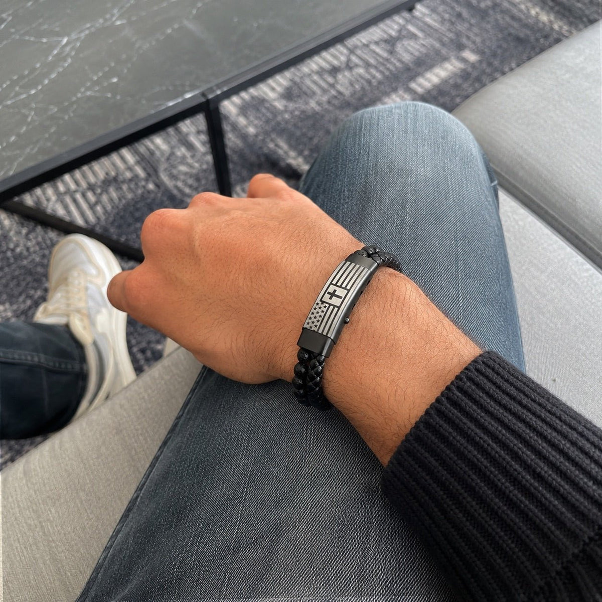 Bracelet personnalisé de caractère tressé, perles protectrices en pierre de lave ou oeil de tigre, acier inoxydable robuste, modèle Berto
