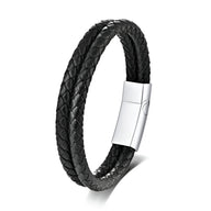Bracelet double tour en cuir noir tressé avec fermoir argenté à graver, style masculin.