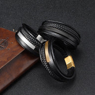 Bracelet homme multi-liens en cuir noir, fermoir magnétique en acier, plaque personnalisable acier et dorée.