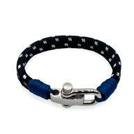 Bracelet homme noir avec mousqueton en acier inoxydable et cordon tressé bleu.