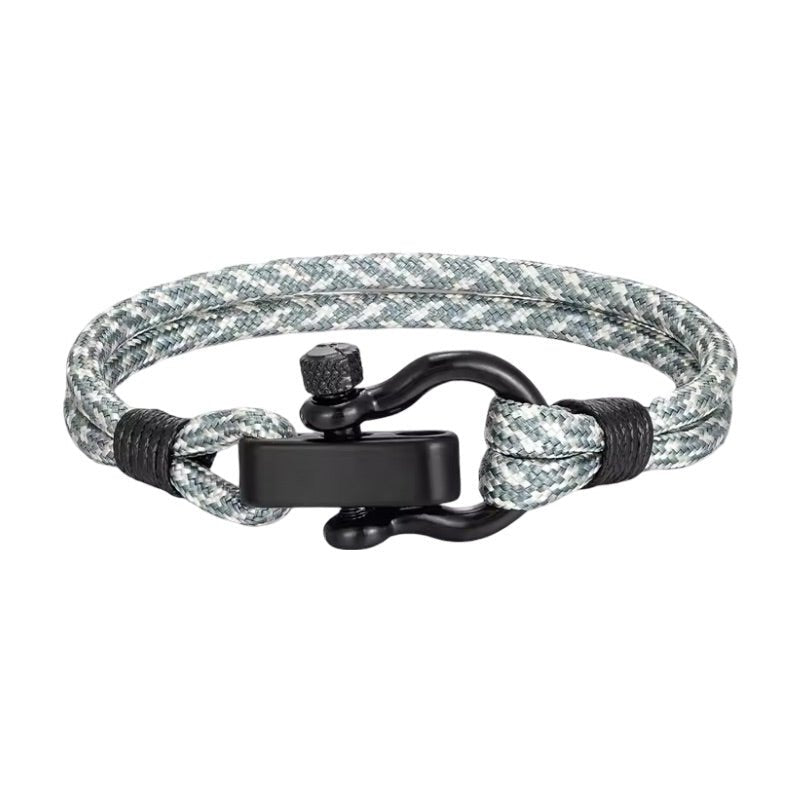 Bracelet mousqueton en nylon camo gris et noir avec fermoir en acier noir, style Hermosa.